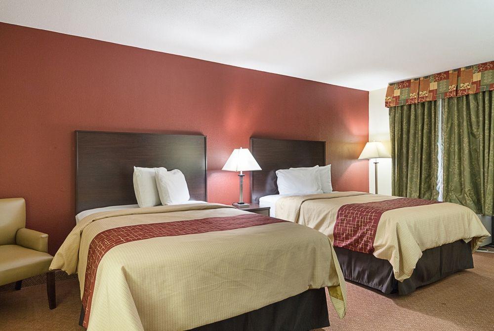 Red Roof Inn Plus+ Dallas - Addison Eksteriør billede