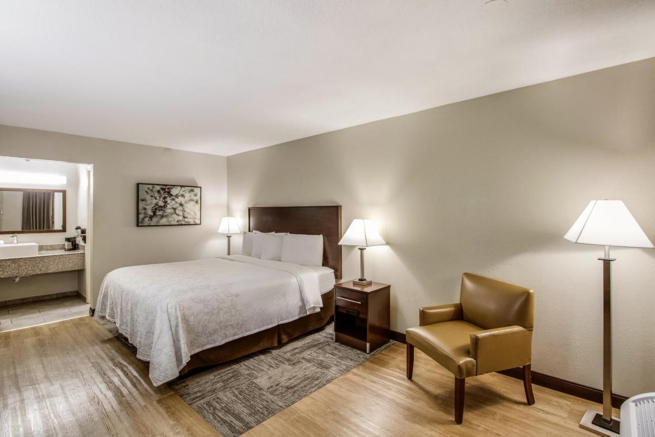 Red Roof Inn Plus+ Dallas - Addison Eksteriør billede