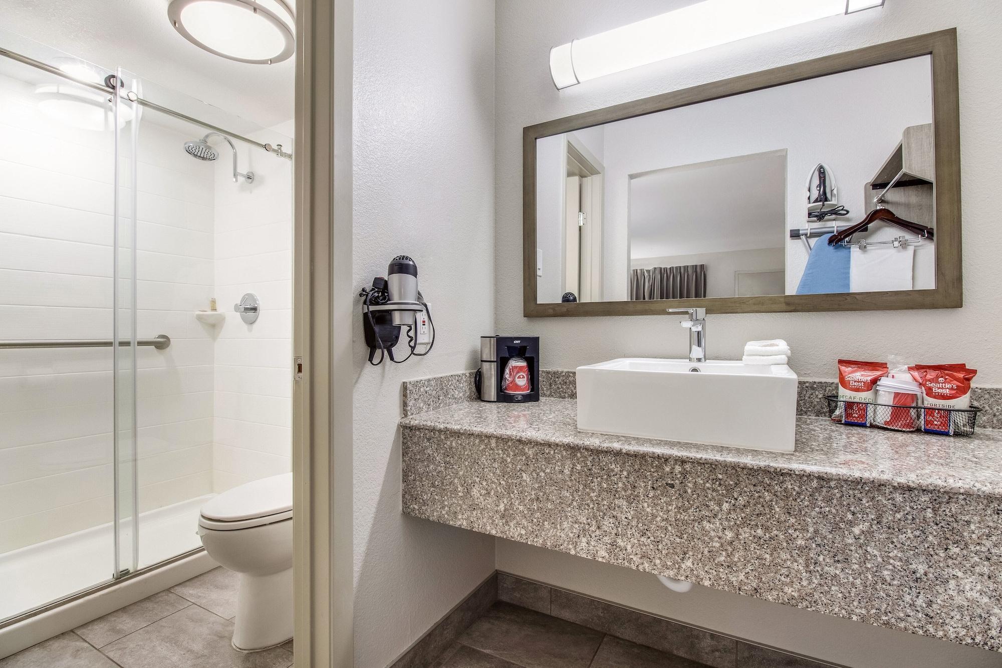 Red Roof Inn Plus+ Dallas - Addison Eksteriør billede