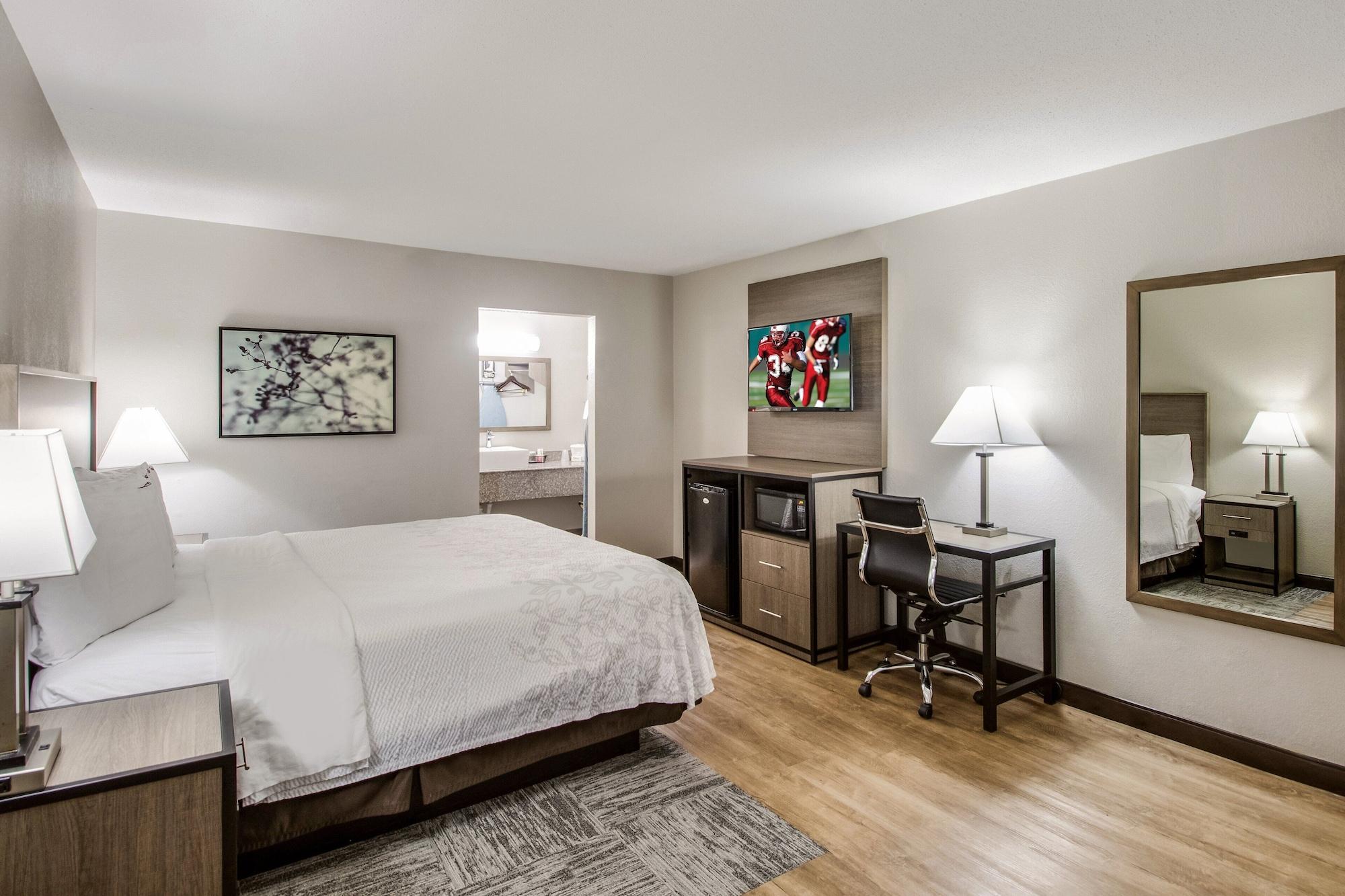 Red Roof Inn Plus+ Dallas - Addison Eksteriør billede