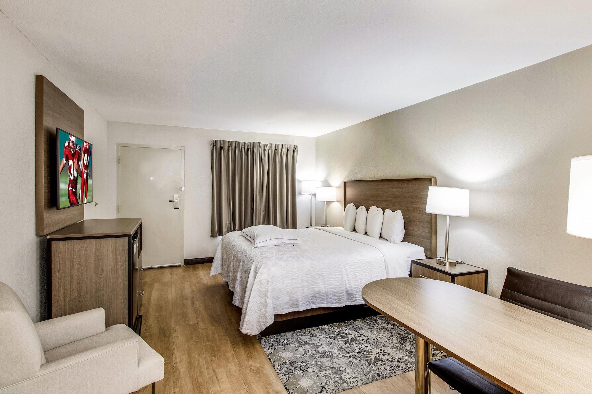 Red Roof Inn Plus+ Dallas - Addison Eksteriør billede