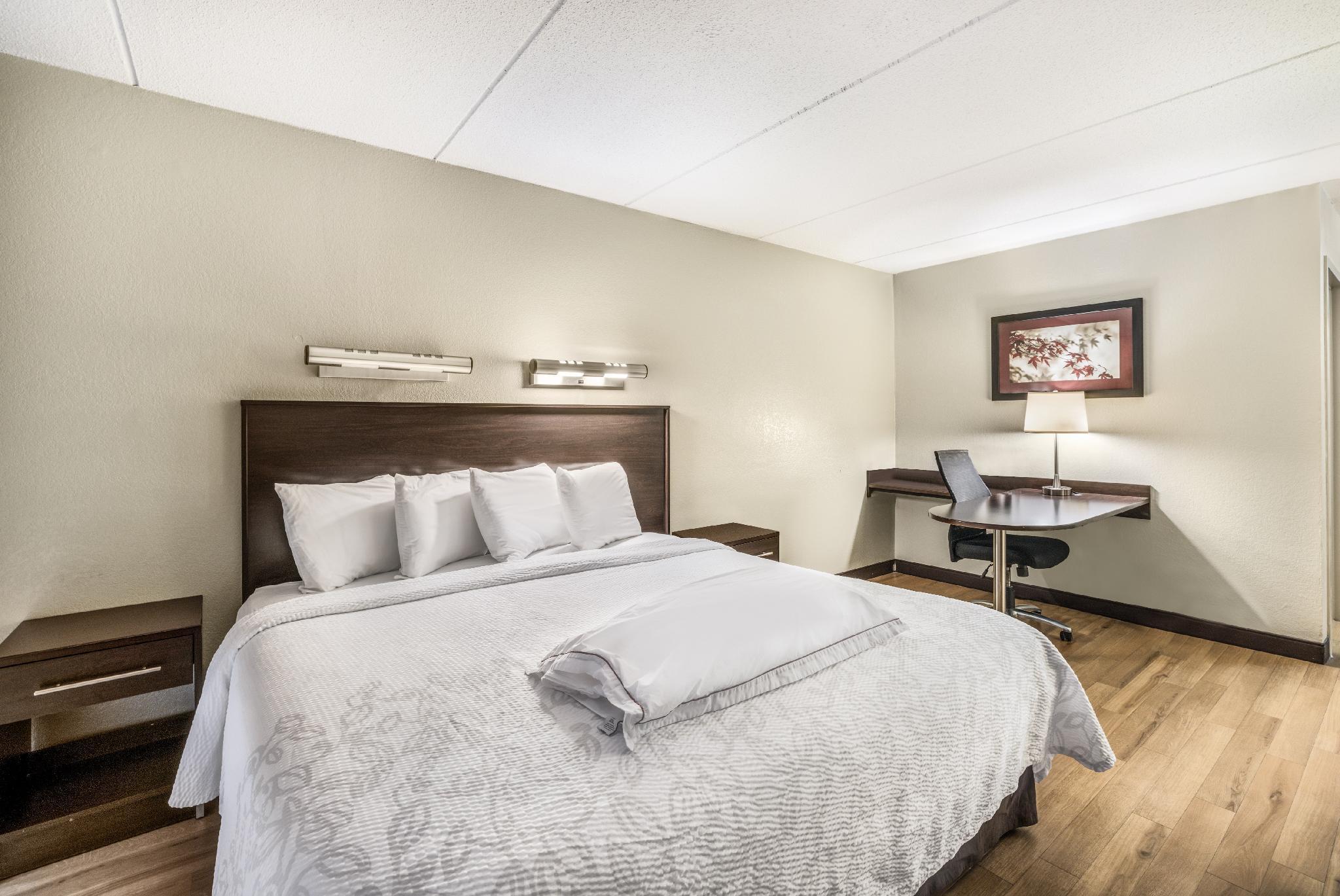 Red Roof Inn Plus+ Dallas - Addison Eksteriør billede