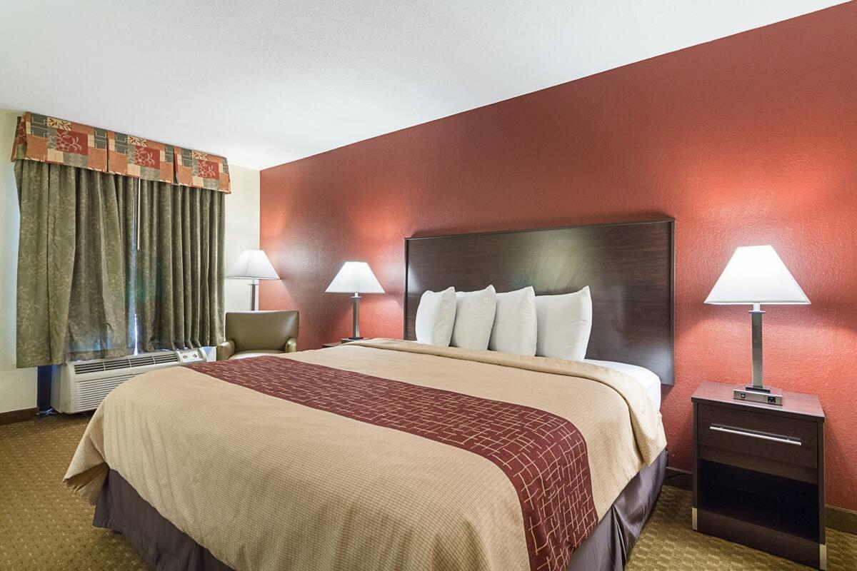 Red Roof Inn Plus+ Dallas - Addison Eksteriør billede