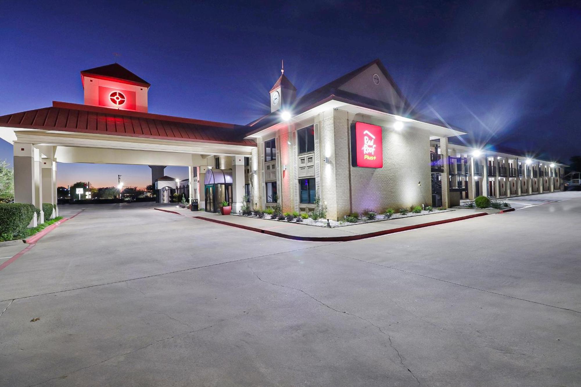 Red Roof Inn Plus+ Dallas - Addison Eksteriør billede